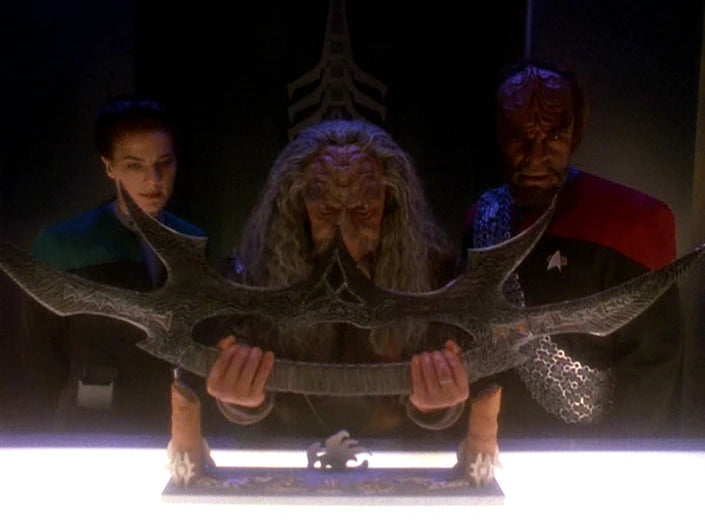 Star Trek - The Next Generation Klingon Bat'Leth Scaled Prop Replica